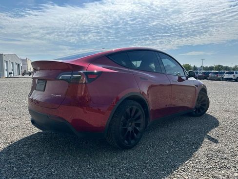 Used 2024 Tesla Model Y Long Range AWD/4WD image 11