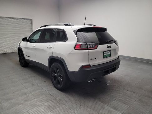 Used 2019 Jeep Cherokee Latitude Plus AWD/4WD image 5
