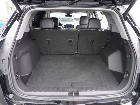 Certified 2022 GMC Terrain SLT FWD image 9