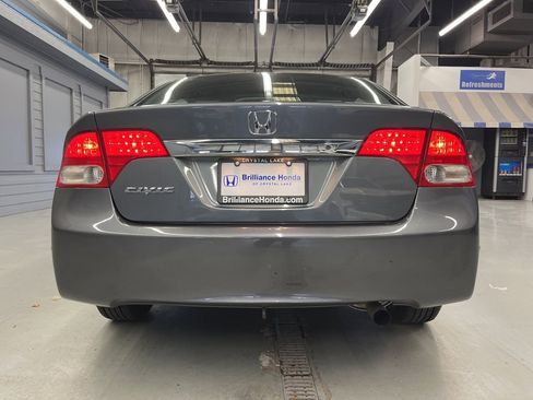 Used 2011 Honda Civic DX-VP image 6