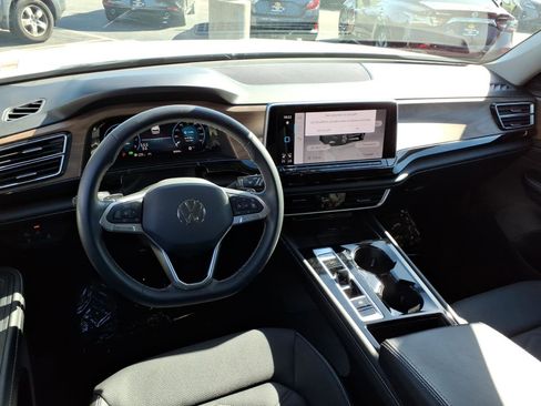 Used 2024 Volkswagen Atlas SEL Premium R-Line AWD/4WD image 5