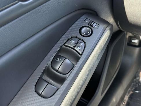 Used 2024 Nissan Altima 2.5 SV FWD image 16