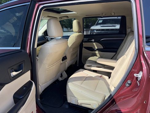 Used 2014 Toyota Highlander Limited AWD/4WD image 14