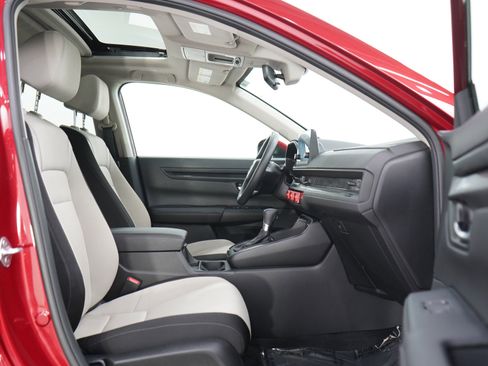 Used 2024 Honda CR-V EX image 11