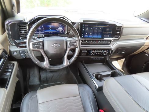 Certified 2024 Chevrolet Silverado 2500 ZR2 w/ Technology Package AWD/4WD image 4