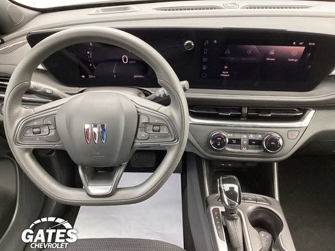 Used 2025 Buick Envista Preferred FWD image 14