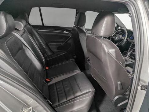 Used 2017 Volkswagen Golf R 4-Door image 19