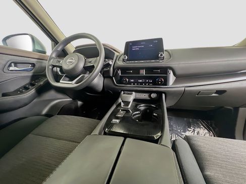 Used 2023 Nissan Rogue SV image 32