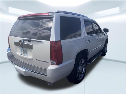 Used 2013 Cadillac Escalade Luxury RWD image 11