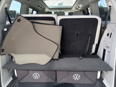 Certified 2025 Volkswagen ID. Buzz 1st Edition RWD image 5