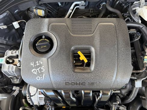 Used 2020 Hyundai Elantra SE FWD image 20