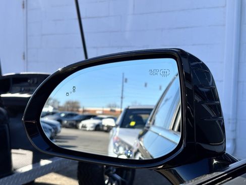 Used 2017 Genesis G90 5.0 Ultimate image 17