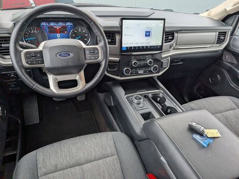 Used 2022 Ford Expedition XLT image 21