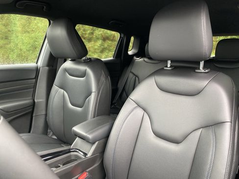 New 2026 Jeep Compass Limited image 10