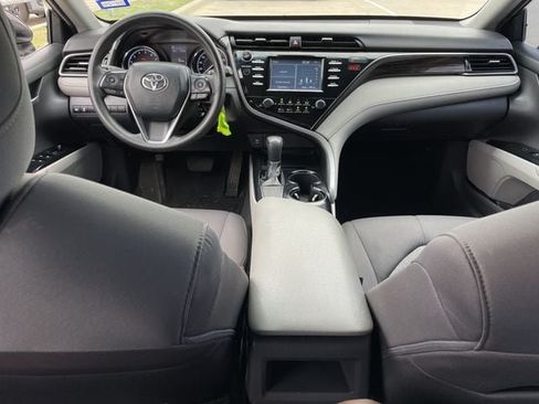 Used 2019 Toyota Camry LE FWD image 10