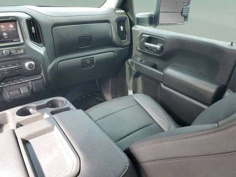 Used 2023 GMC Sierra 3500 Pro w/ Convenience Package image 10