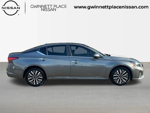Certified 2023 Nissan Altima 2.5 SV image 4