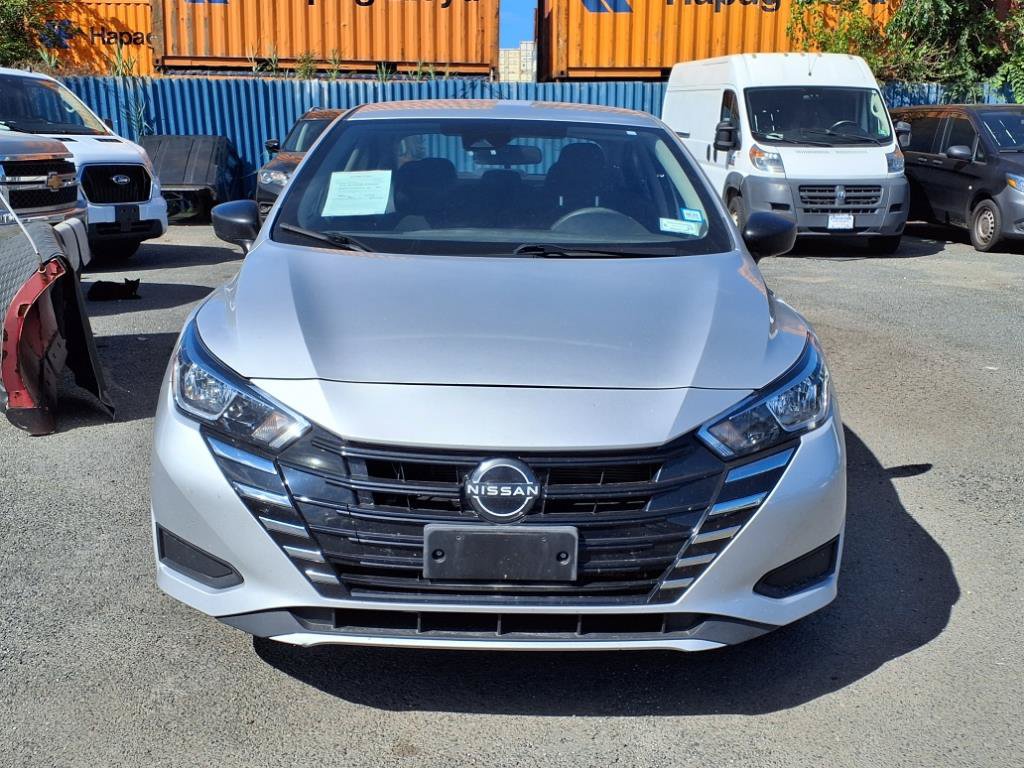 Used 2023 Nissan Versa S FWD image 2