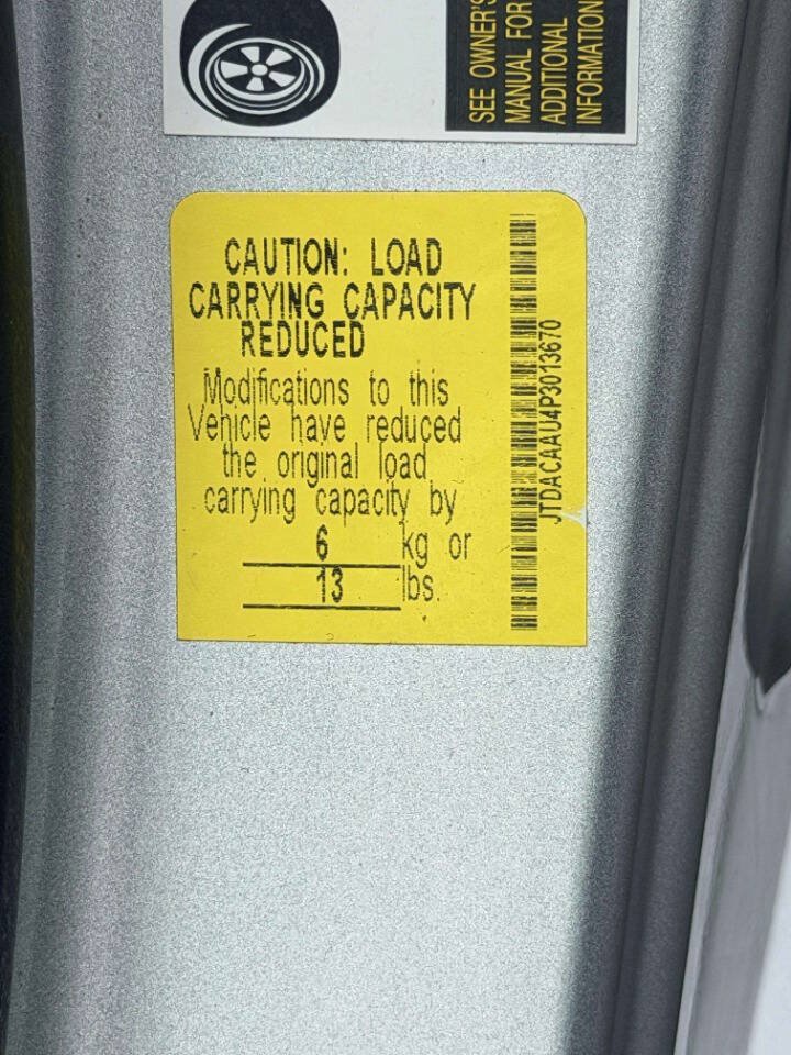 Used 2023 Toyota Prius LE FWD image 18