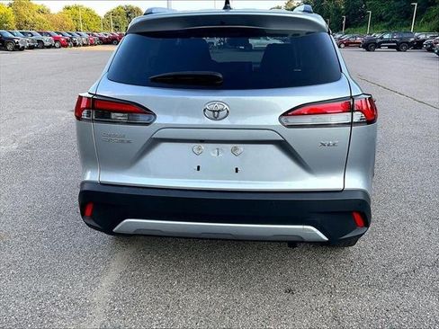 Certified 2025 Toyota Corolla Cross XLE FWD image 10