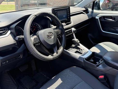 Used 2020 Toyota RAV4 XLE w/ Convenience Package FWD image 30