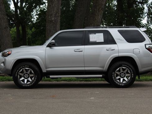Used 2024 Toyota 4Runner TRD Off-Road Premium w/ Moonroof Package AWD/4WD image 5