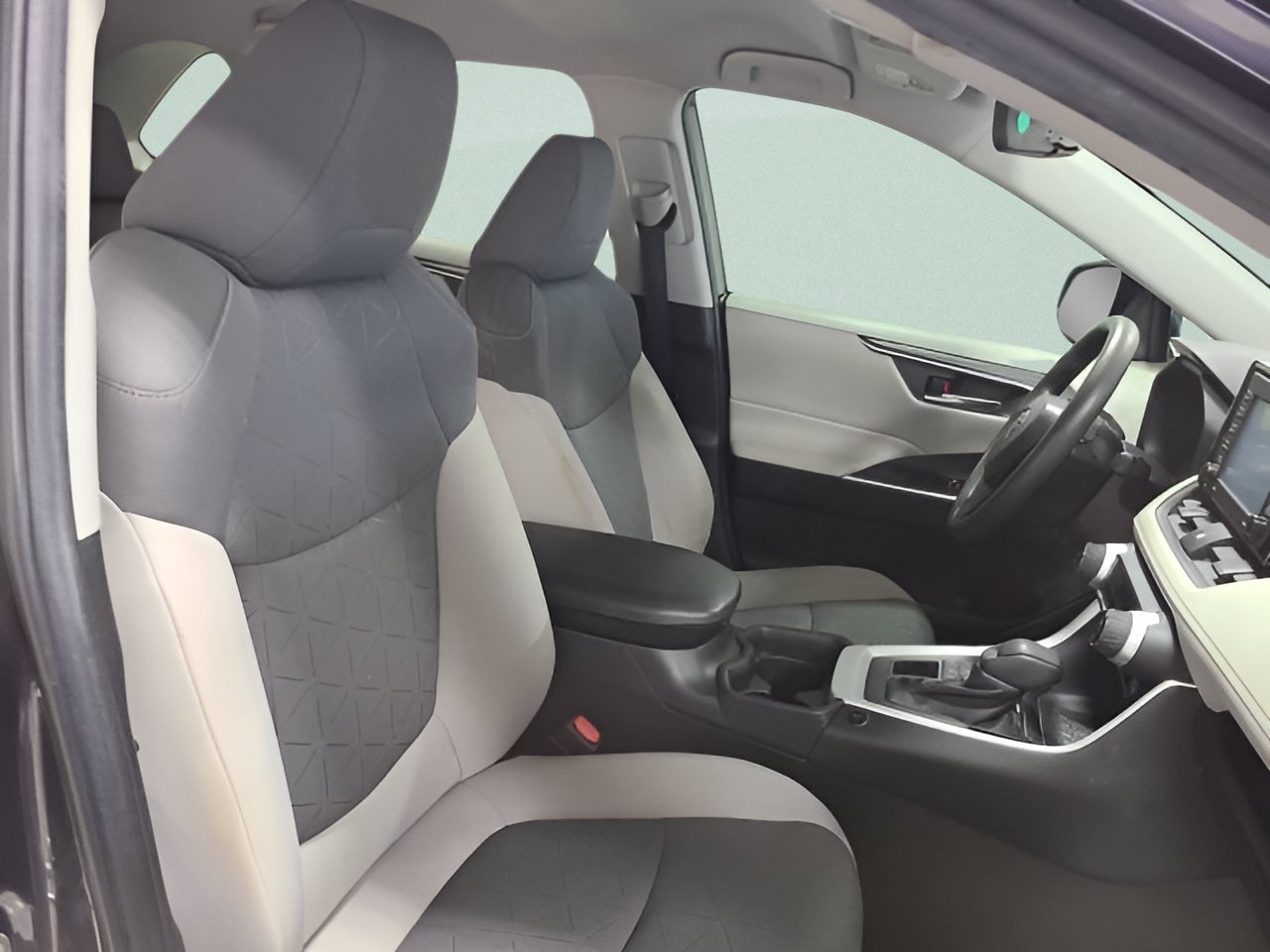 Used 2020 Toyota RAV4 XLE AWD/4WD image 13