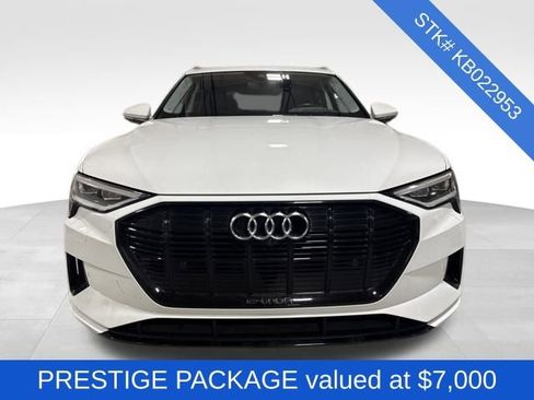 Used 2019 Audi e-tron Prestige w/ Prestige Package image 2