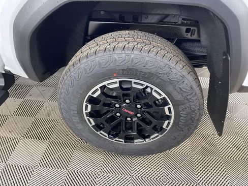 New 2026 GMC Canyon AT4 AWD/4WD image 20