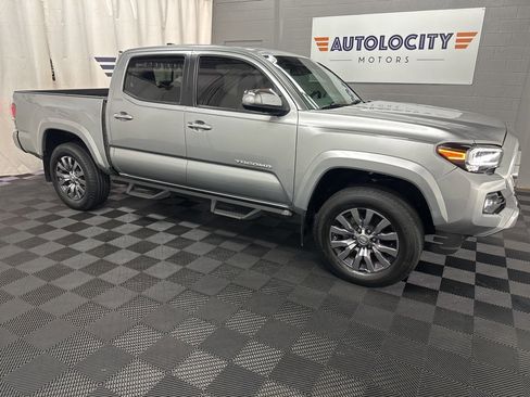 Used 2022 Toyota Tacoma Limited image 2