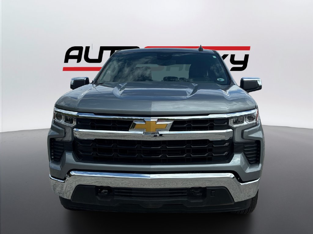 Used 2026 Chevrolet Silverado 1500 LT AWD/4WD image 2
