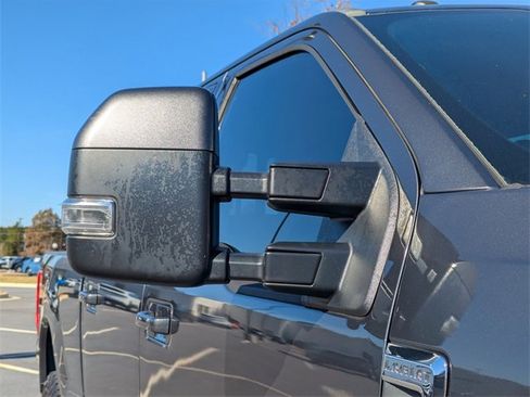 Used 2017 Ford F250 Lariat w/ Lariat Value Package image 12