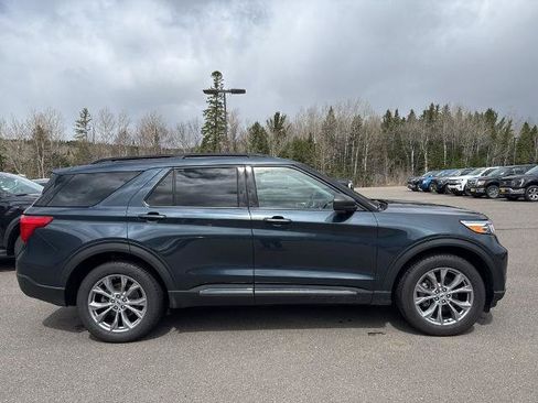 Certified 2022 Ford Explorer XLT w/ Equipment Group 202A AWD/4WD image 5