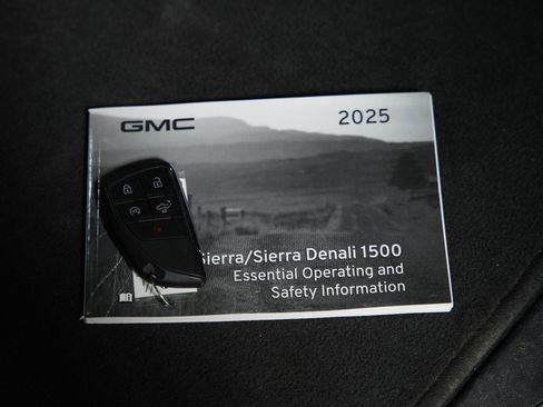 Used 2025 GMC Sierra 1500 SLT image 40