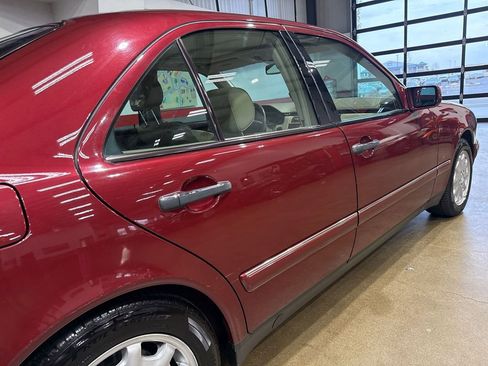 Used 1999 Mercedes-Benz E 320 Sedan image 46