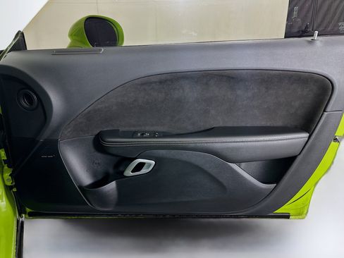 Used 2015 Dodge Challenger SRT w/ Technology Group image 30