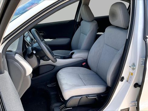 Used 2021 Honda HR-V LX image 8