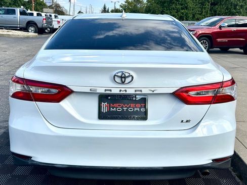 Used 2019 Toyota Camry LE image 5