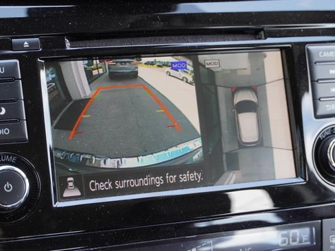 Used 2021 Nissan Rogue Sport SV w/ Technology Package FWD image 25