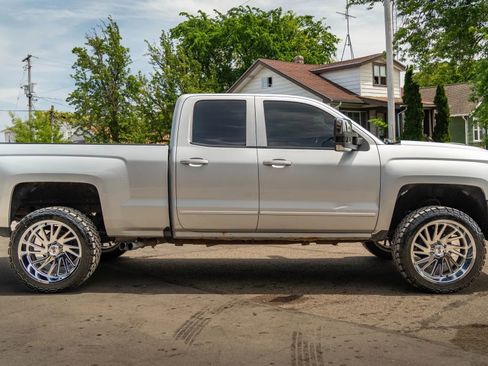 Used 2017 Chevrolet Silverado 1500 LT w/ All Star Edition AWD/4WD image 5