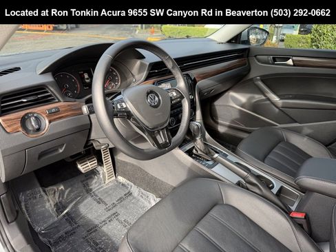 Used 2020 Volkswagen Passat 2.0T SEL image 16