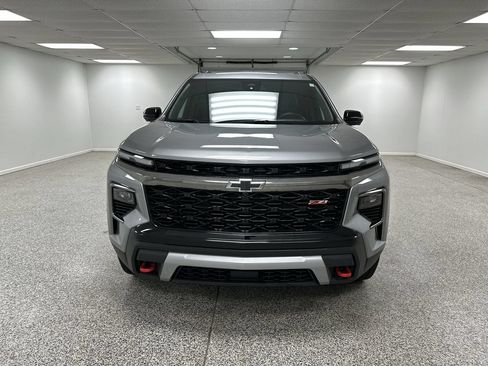 Used 2024 Chevrolet Traverse Z71 AWD/4WD image 3