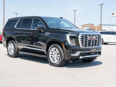 Used 2025 GMC Yukon Denali AWD/4WD image 8