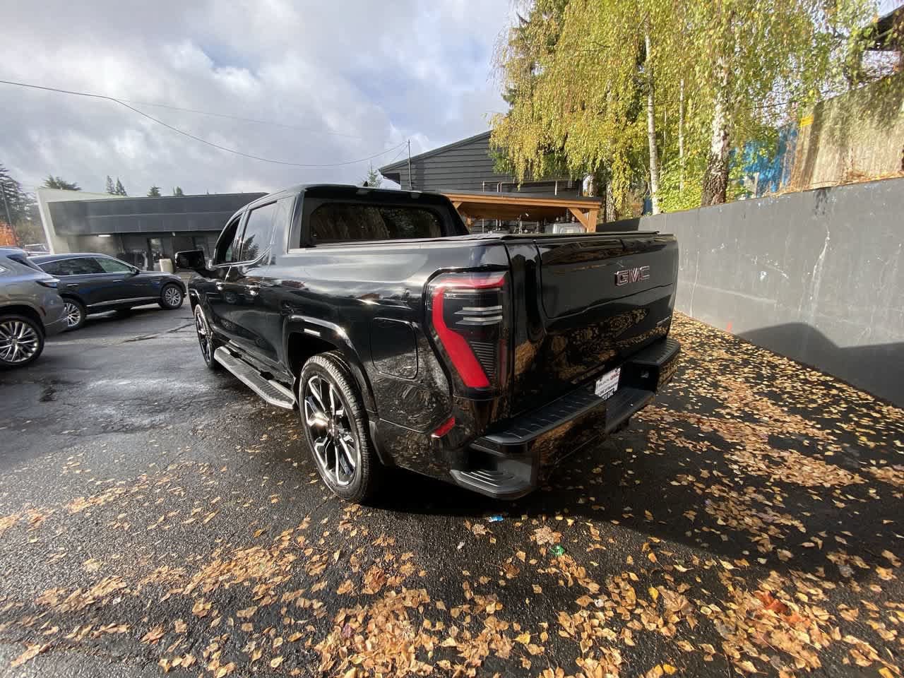 Used 2026 GMC Sierra EV Denali AWD/4WD image 4
