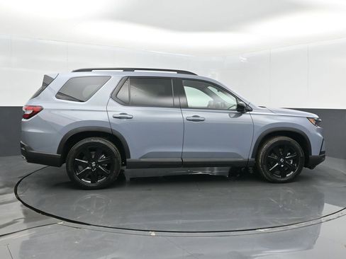 Certified 2025 Honda Pilot Black Edition image 25