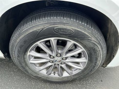 Certified 2024 Buick Enclave Essence w/ LPO, Floor Liner Package AWD/4WD image 20