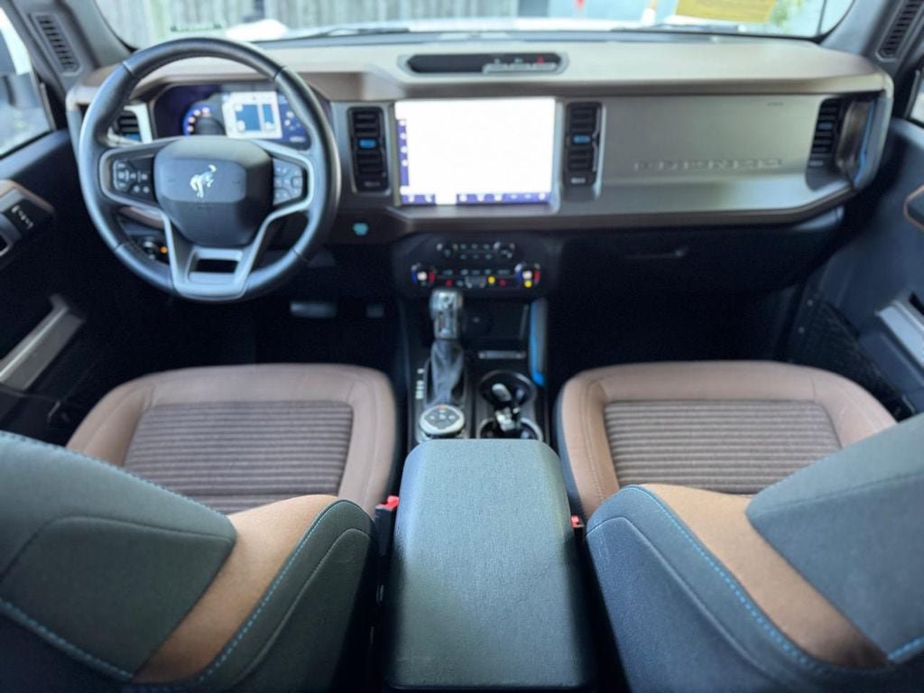 Used 2023 Ford Bronco Outer Banks AWD/4WD image 13