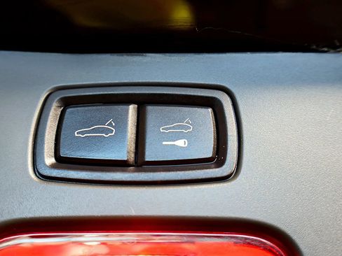 Used 2018 Porsche Cayenne image 54