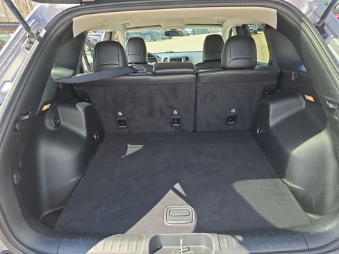 Used 2020 Jeep Cherokee Latitude Plus w/ Cold Weather Group AWD/4WD image 12