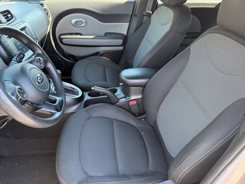 Used 2018 Kia Soul + FWD image 10